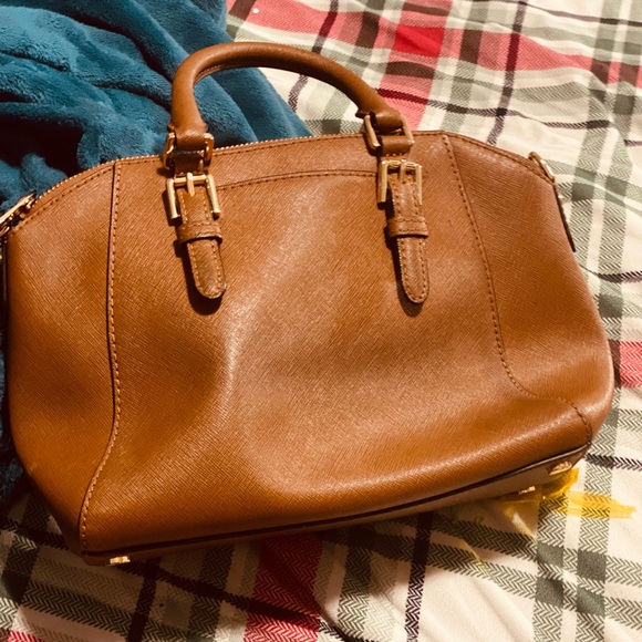 Selling lightly used handbag for $150 - Picture 2 of 3